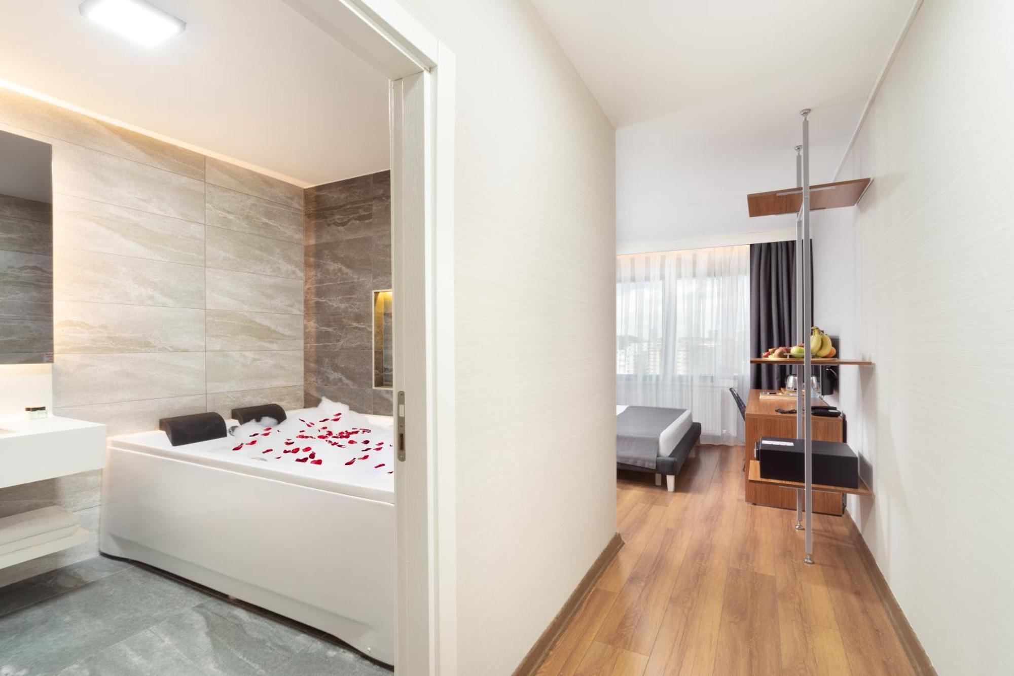Nish Atasehir Hotel